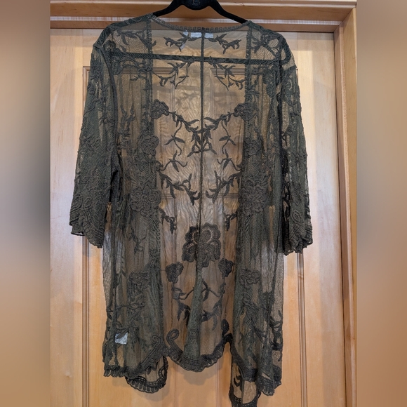LUQ Olive Sheer Lace Kimono - Picture 6 of 10